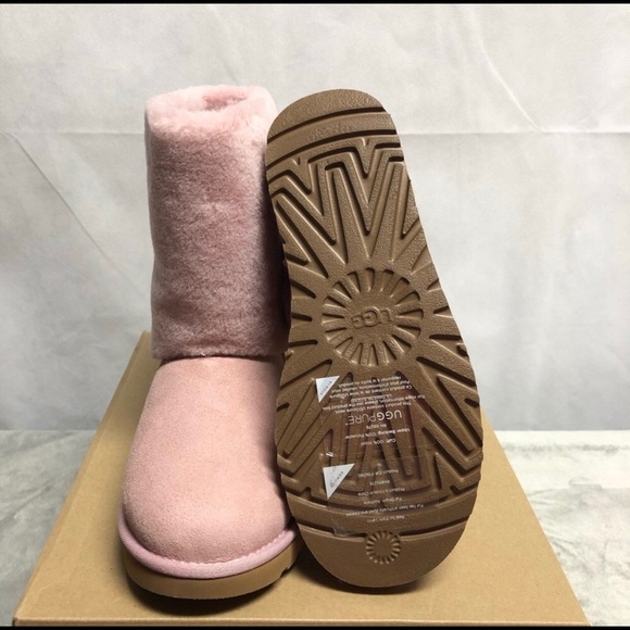 UGG Sizes 5/6 Classic Short II Sherpa Cuff - Picture 5 of 8